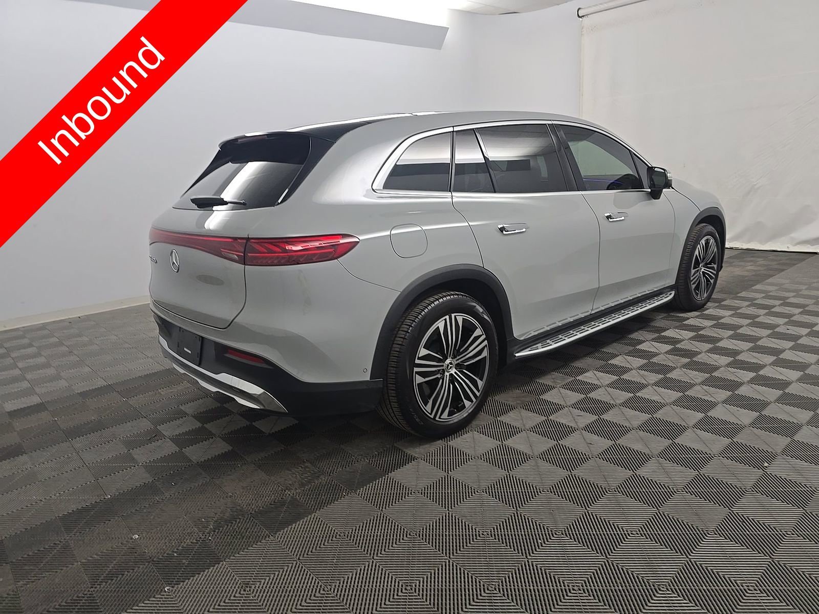 Used 2024 Gray Mercedes-Benz 450 image 8