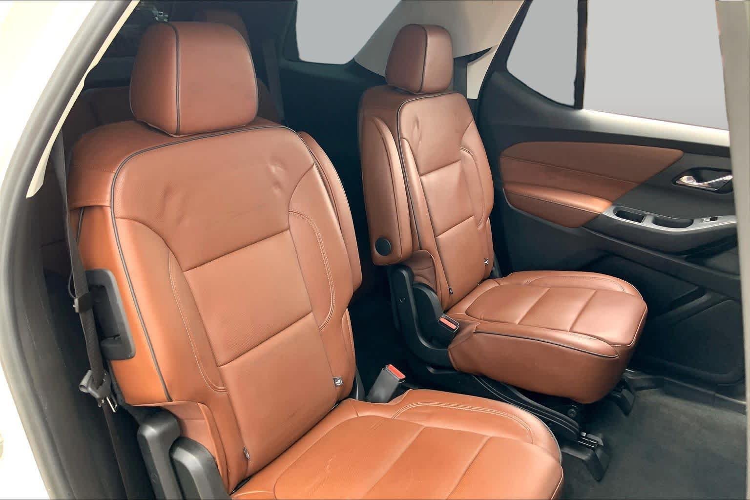 Used 2021 Iridescent Pearl Tricoat Chevrolet High Country image 20