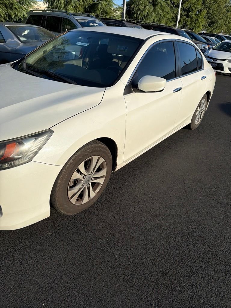 Used 2014 White Orchid Pearl Honda LX image 2