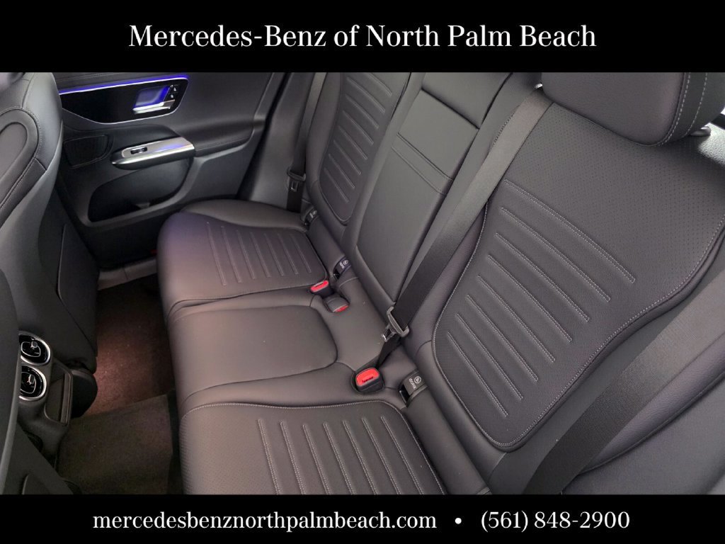 New 2026 Polar White Mercedes-Benz GLC 300 image 41