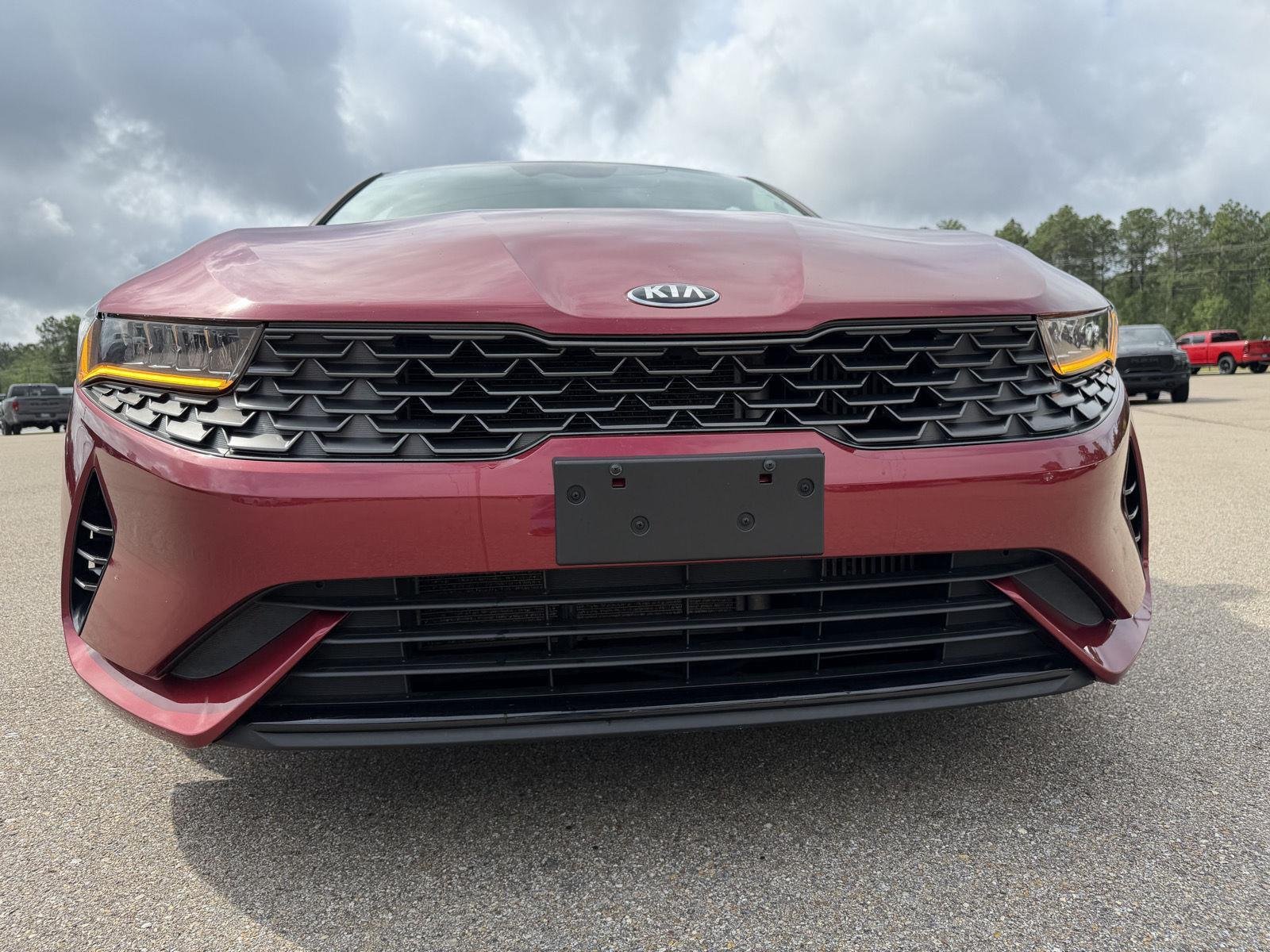 Used 2021 Passion Red Tintcoat Kia LXS image 22