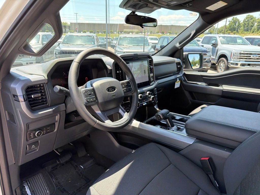 New 2026 Oxford White Ford XLT image 11
