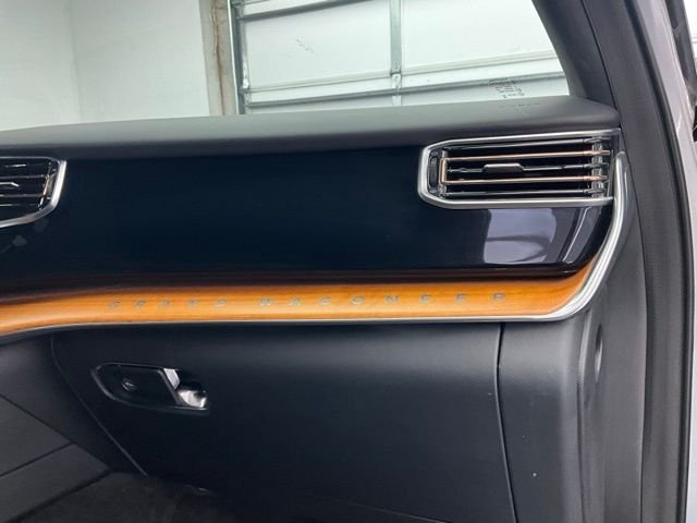 2024 Jeep Grand Wagoneer L Series III - Photo 9