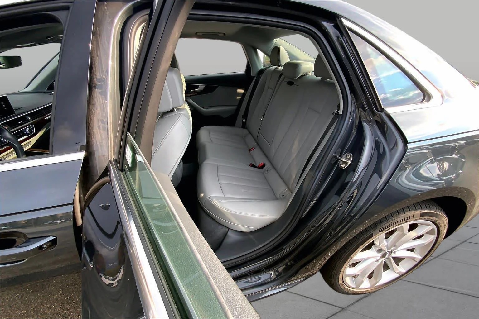 Used 2019 Manhattan Gray Metallic Audi Premium Plus image 21