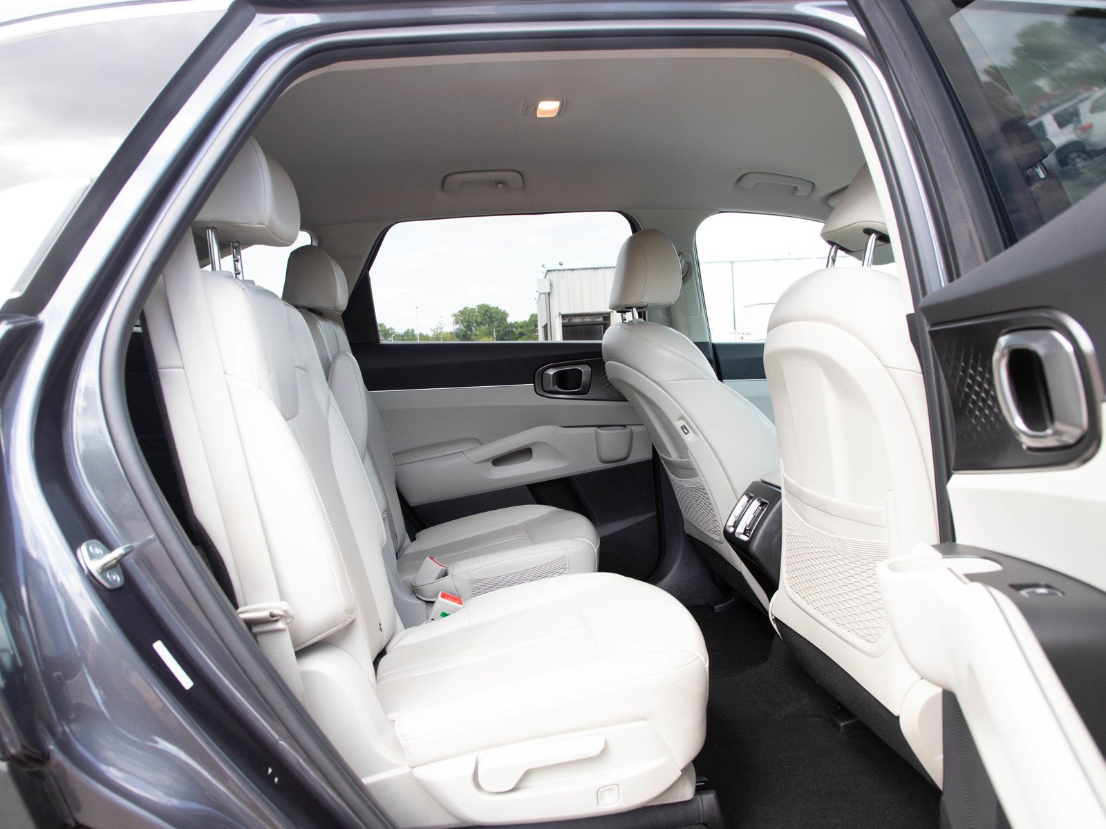 Used 2023 Platinum Graphite Kia EX image 12