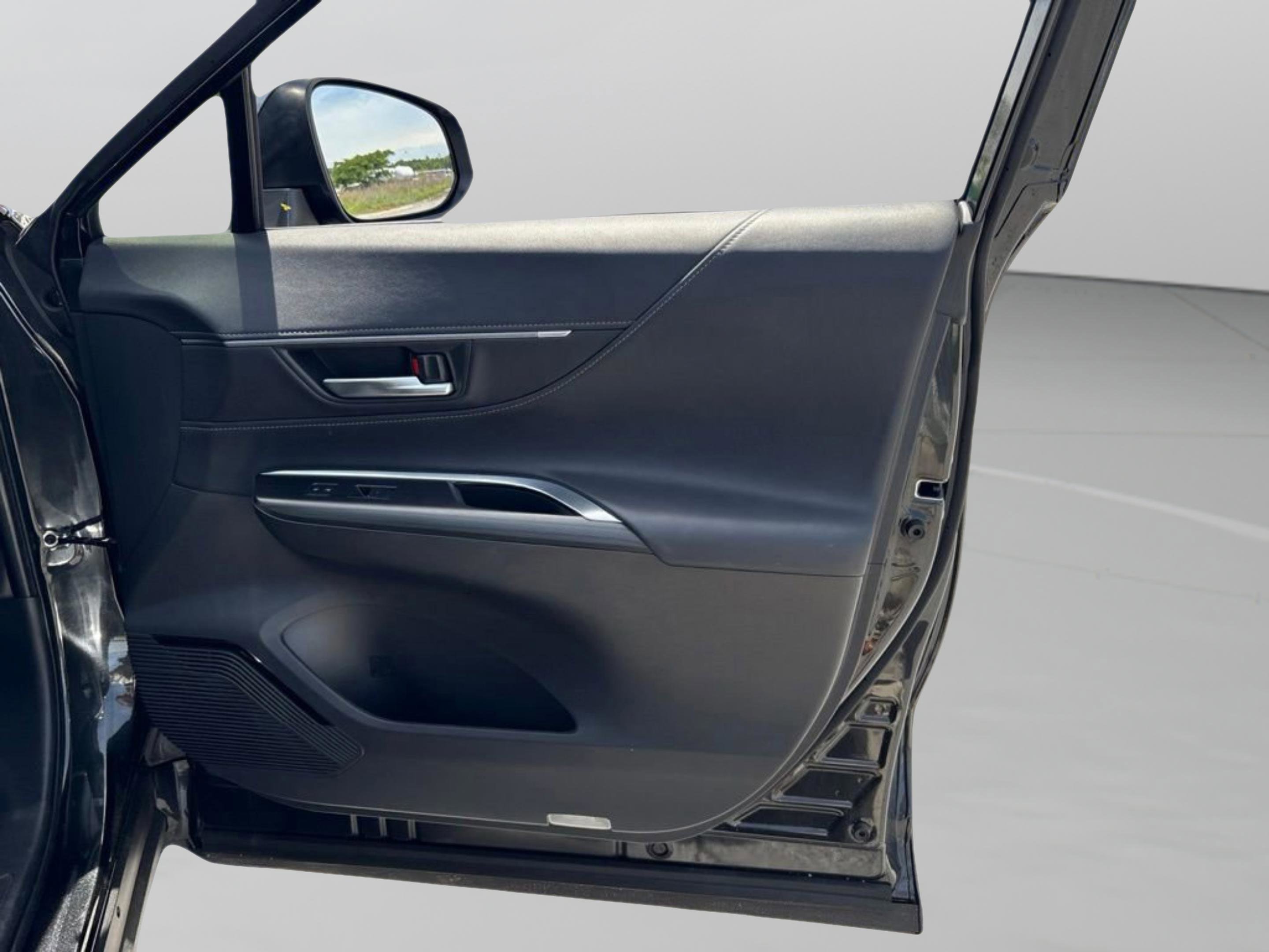 2024 Toyota Venza Nightshade - Photo 19