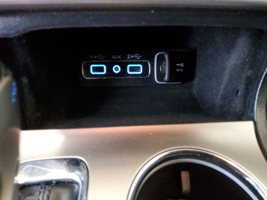 Used 2020 White Jeep Laredo image 27