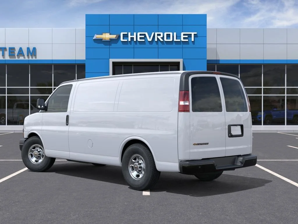 New 2025 Summit White Chevrolet WT image 3