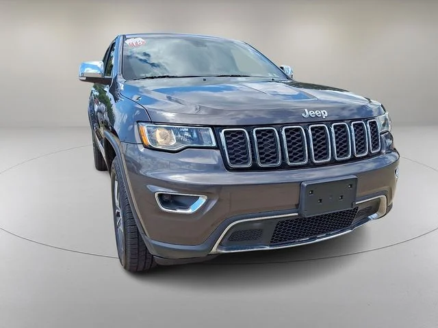 Used 2018 Gray Jeep Limited image 2