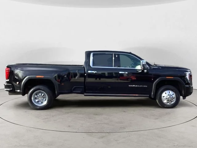 Used 2024 Black GMC Denali Ultimate image 6