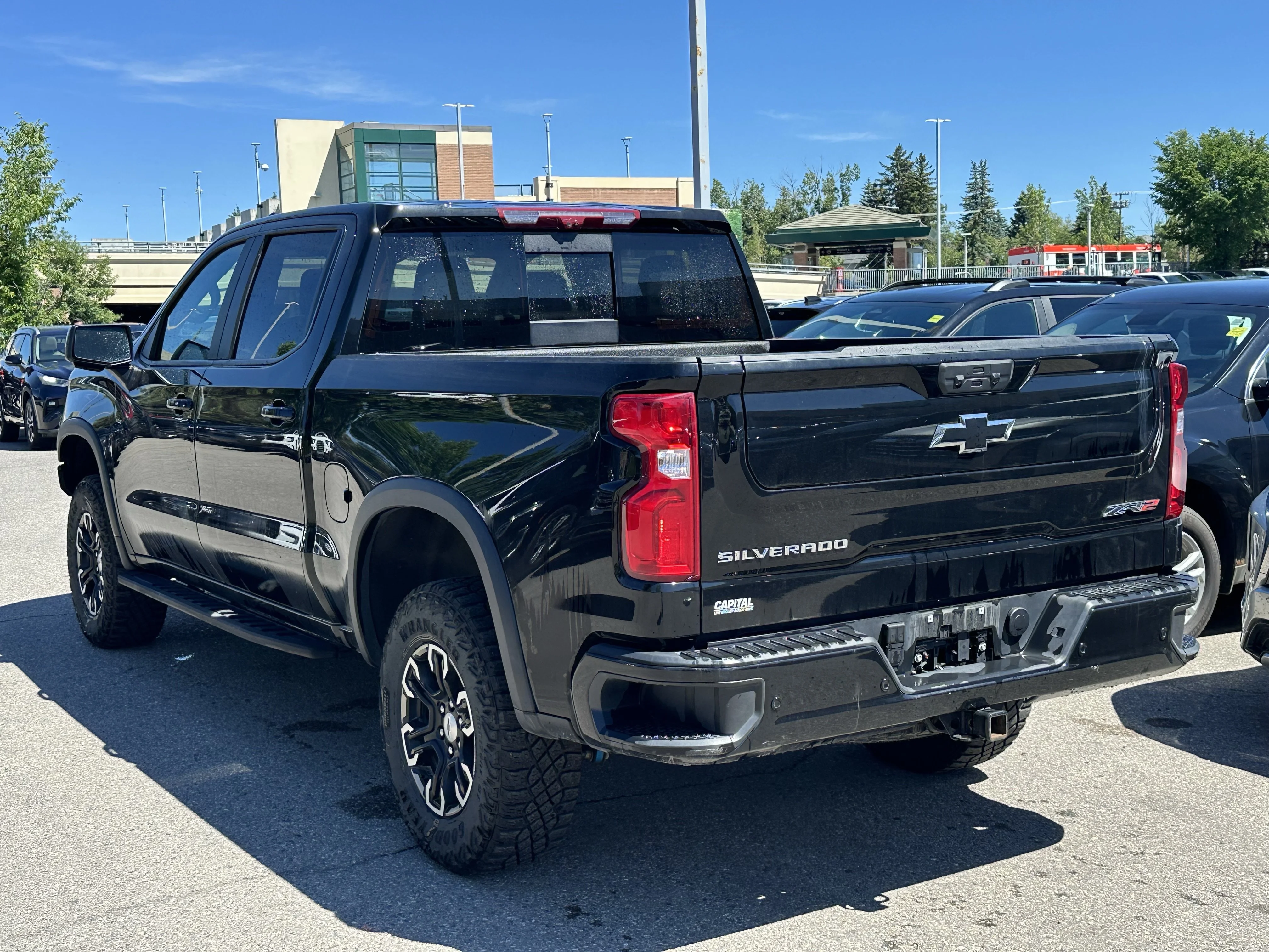 Certified Used 2025  Chevrolet ZR2 image 4