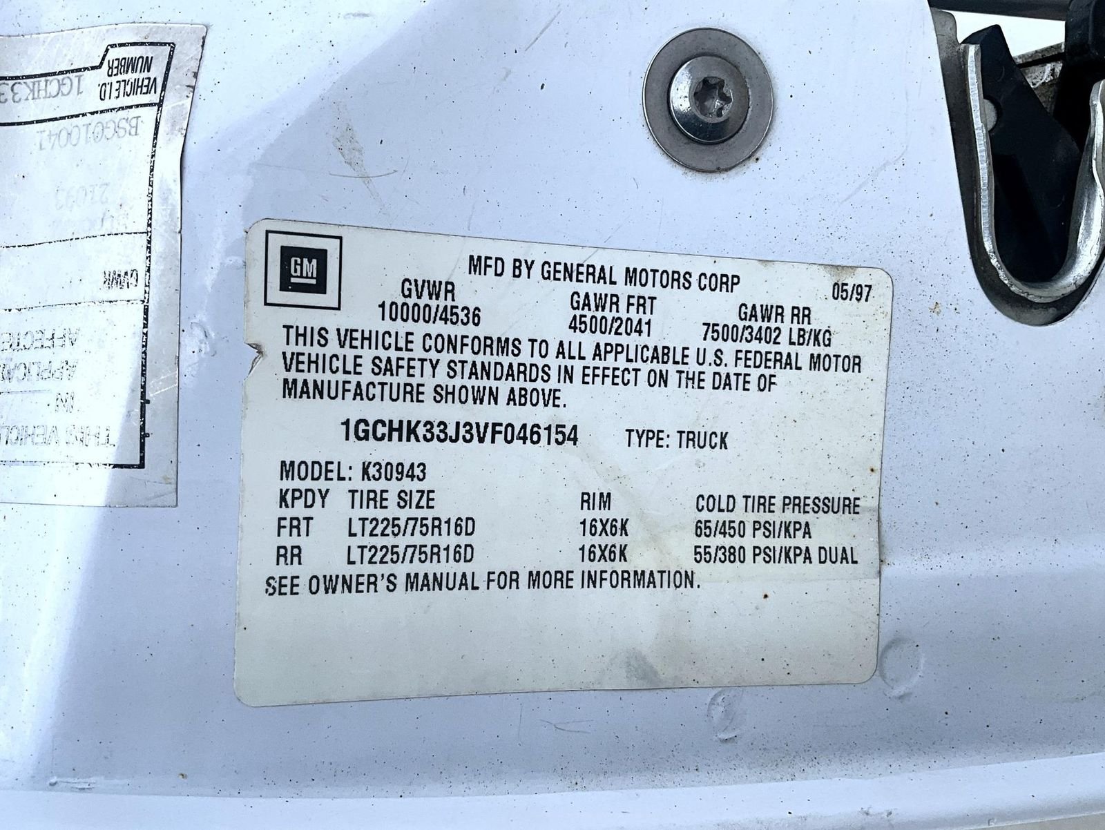 Used 1997 White Chevrolet Base image 26
