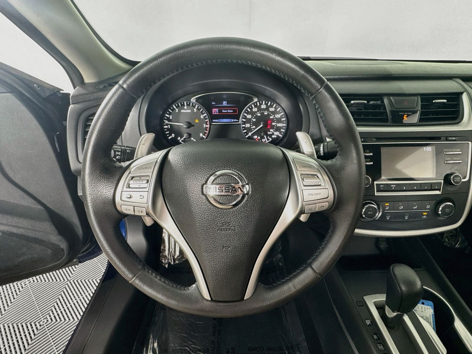 Used 2016 Deep Blue Pearl Nissan 2.5 SR image 12