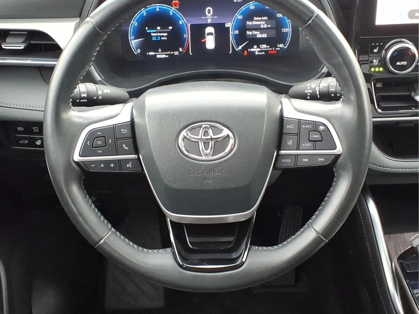 2023 Toyota Highlander Platinum - Photo 14