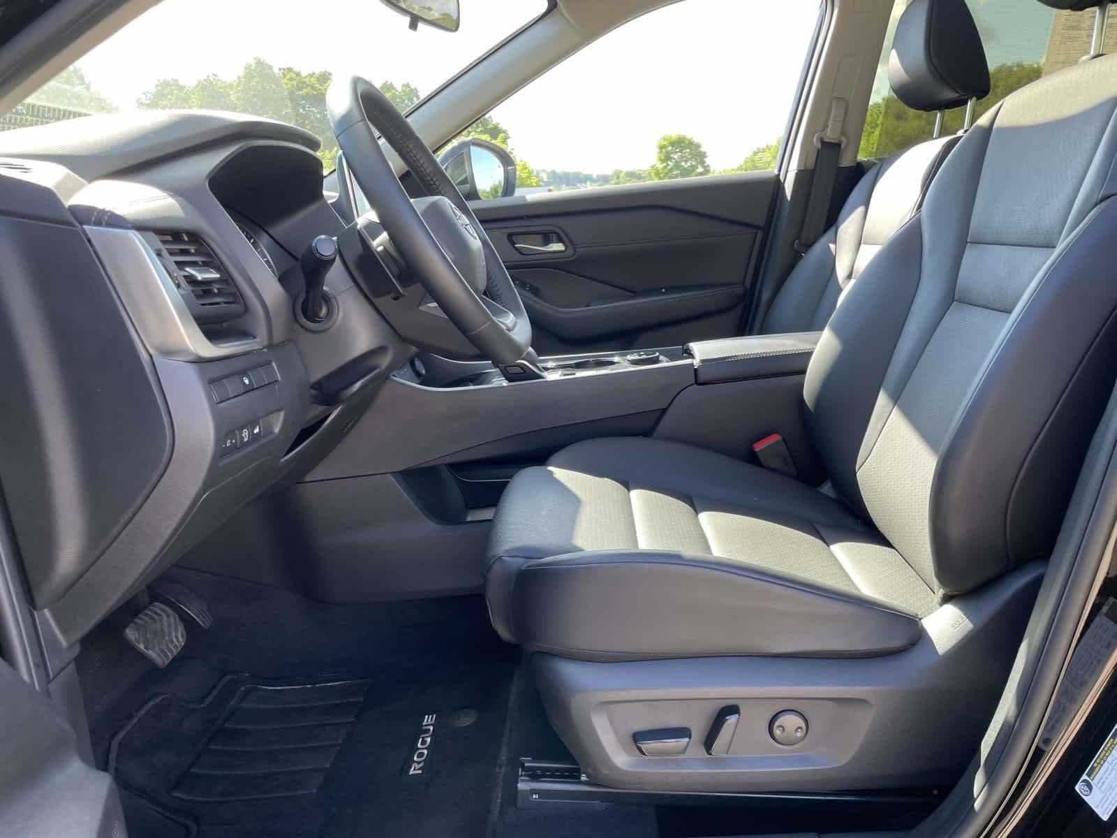 Certified Used 2025 Super Black Nissan SV image 17