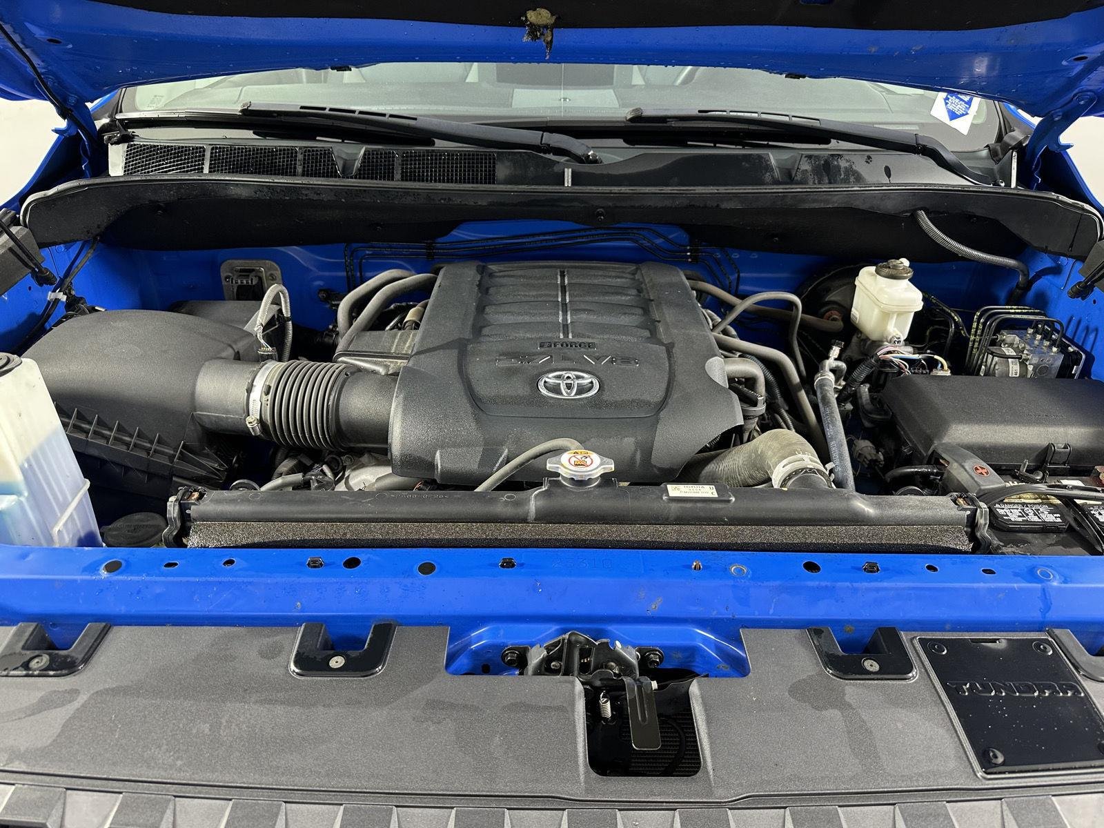 Used 2020 Voodoo Blue Toyota SR5 image 20