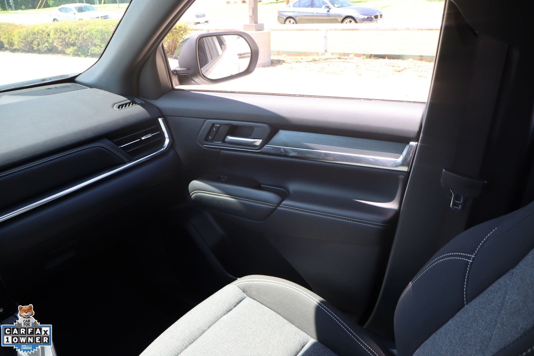Used 2026 White GMC Elevation image 22