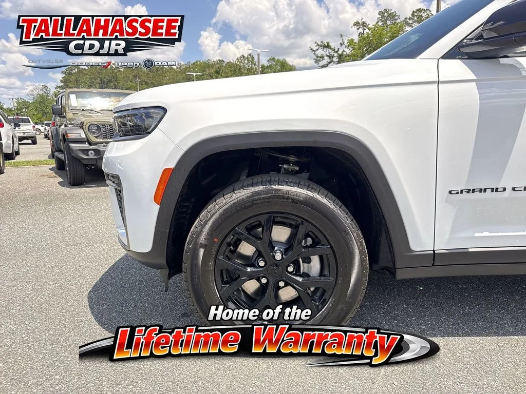 New 2026 Bright White Clear-Coat Exterior Paint Jeep Altitude image 10