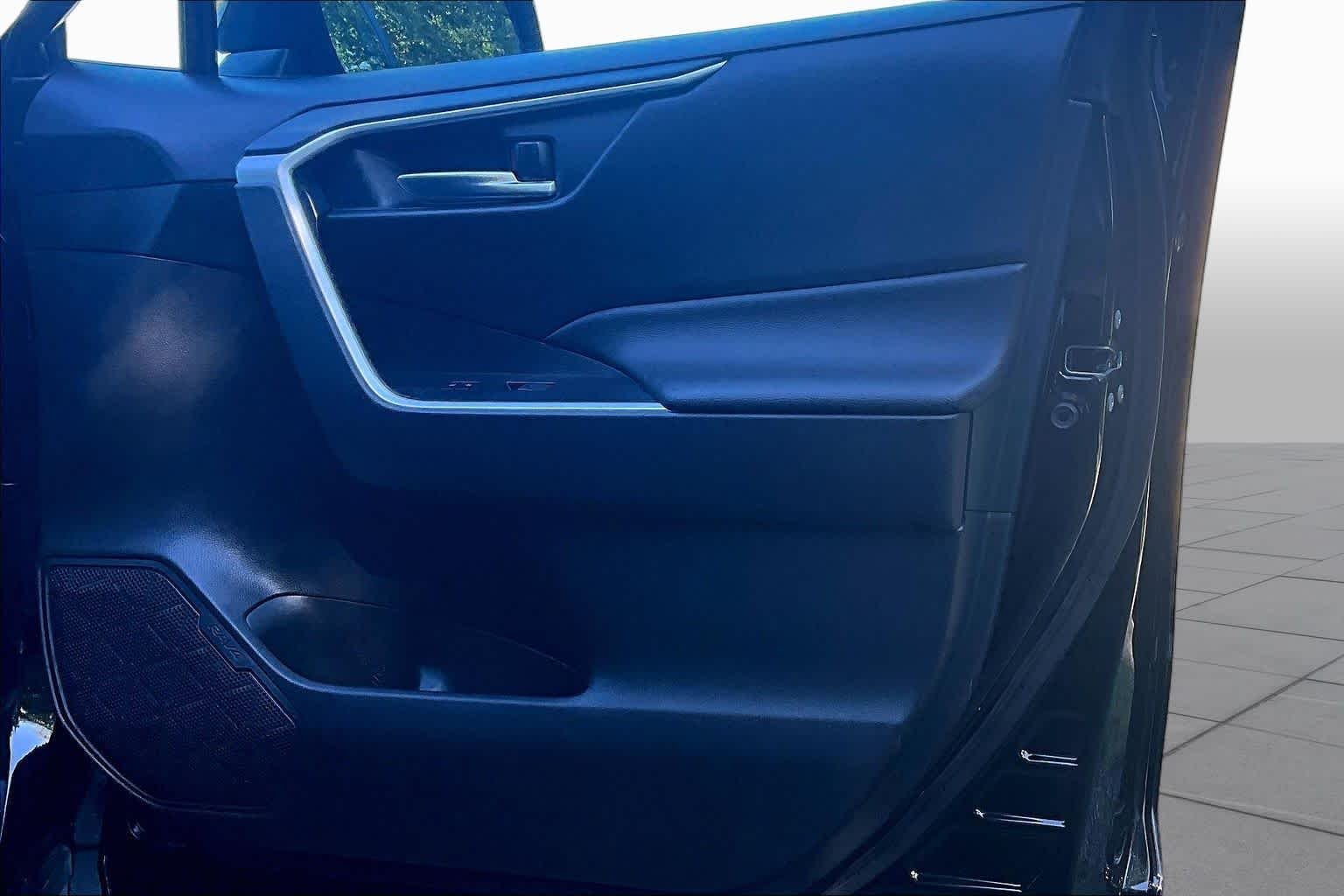 Used 2025 Midnight Black Metallic Toyota XLE image 23