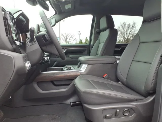 2025 GMC Sierra 2500HD SLT - Photo 17