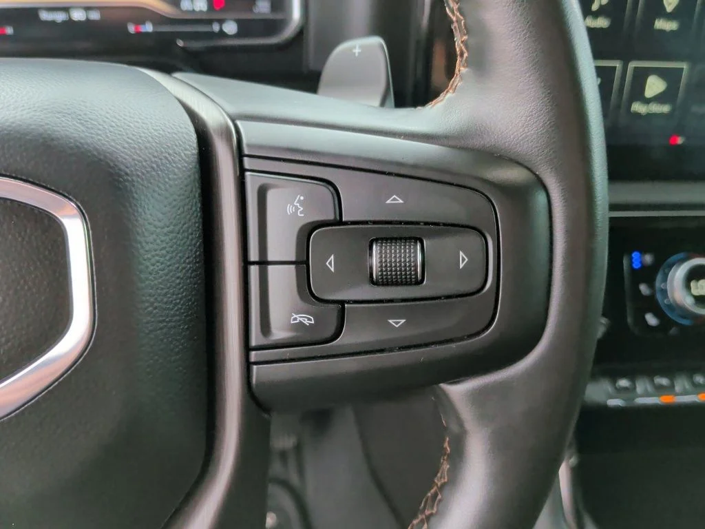 Used 2024 White GMC AT4 image 20