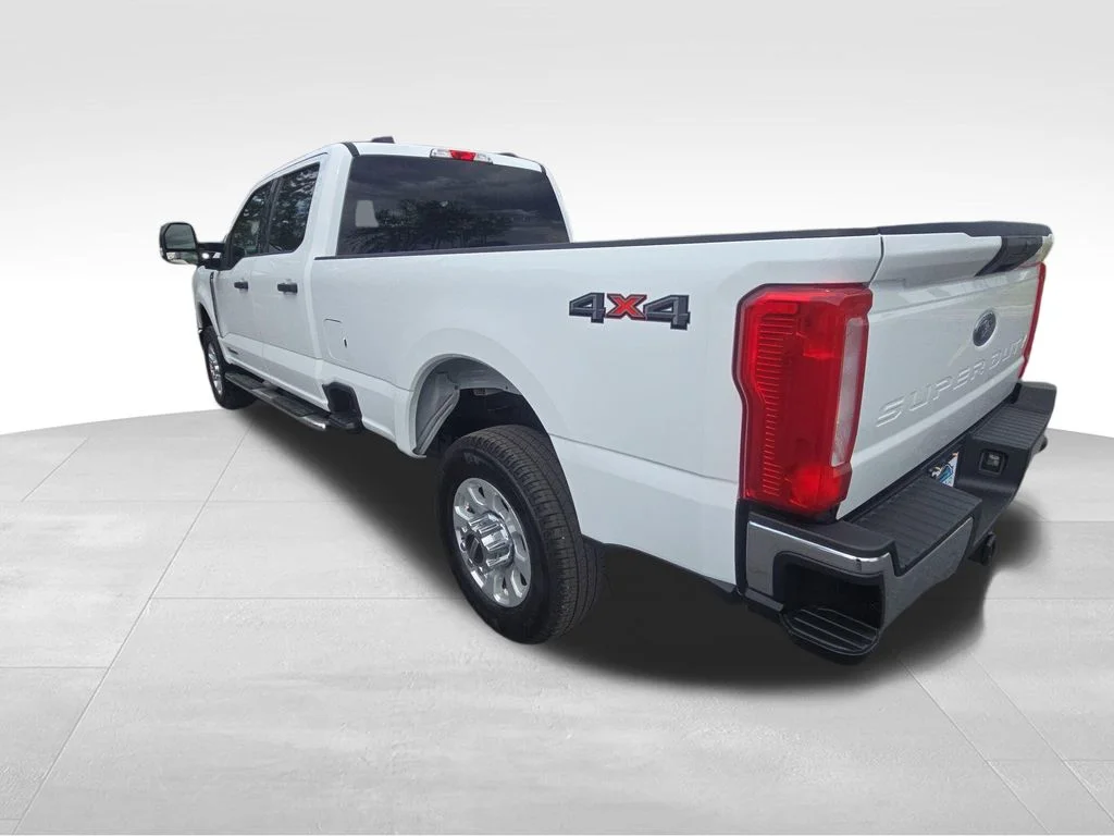 Used 2023 White Ford XLT image 13