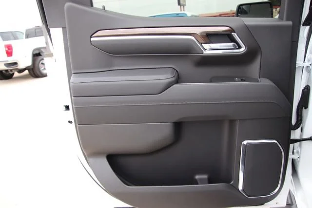 New 2026 Summit White Chevrolet LT Trail Boss image 18
