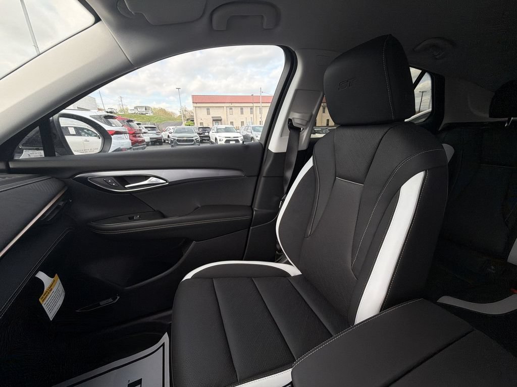 New 2026 Iridescent White Tricoat Buick Sport Touring image 30
