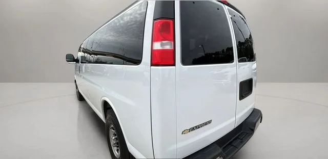 Used 2024 White Chevrolet LT image 30