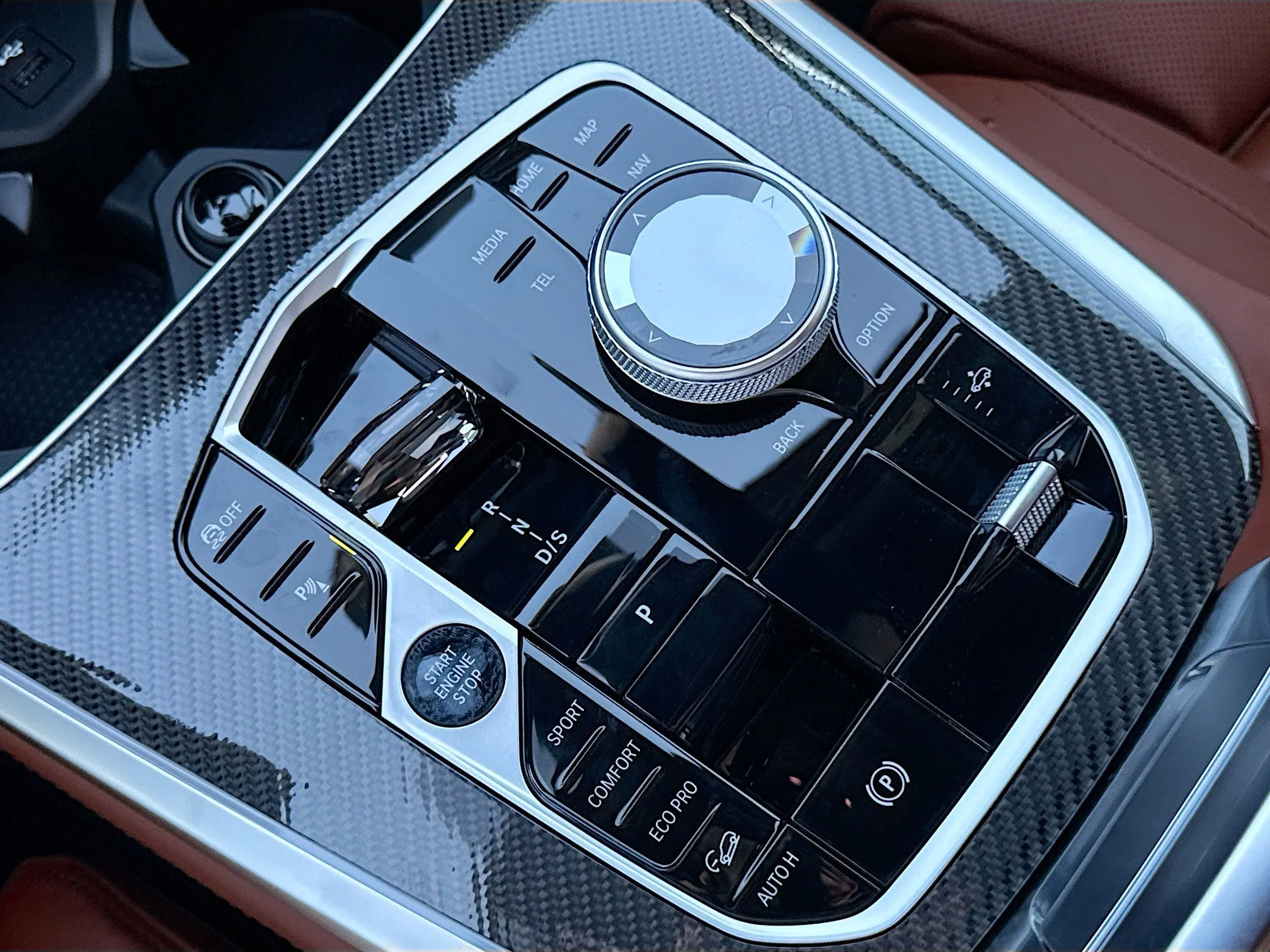New 2026 Mineral White Metallic BMW M60i image 30