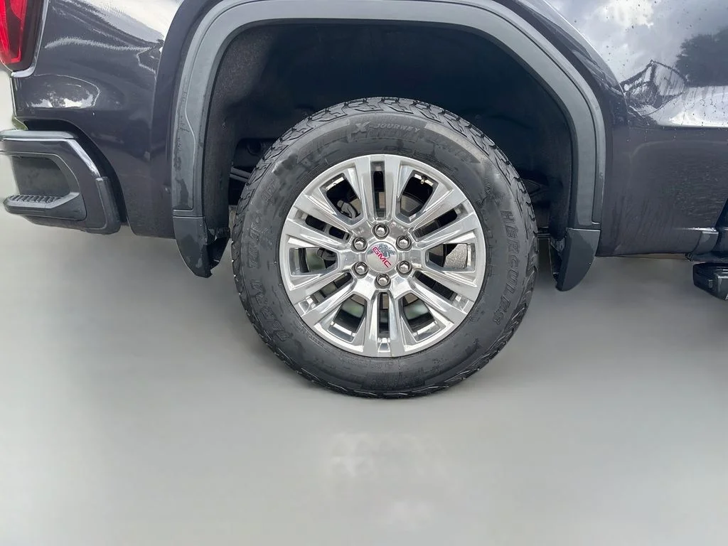Used 2023 Silver GMC Denali image 13