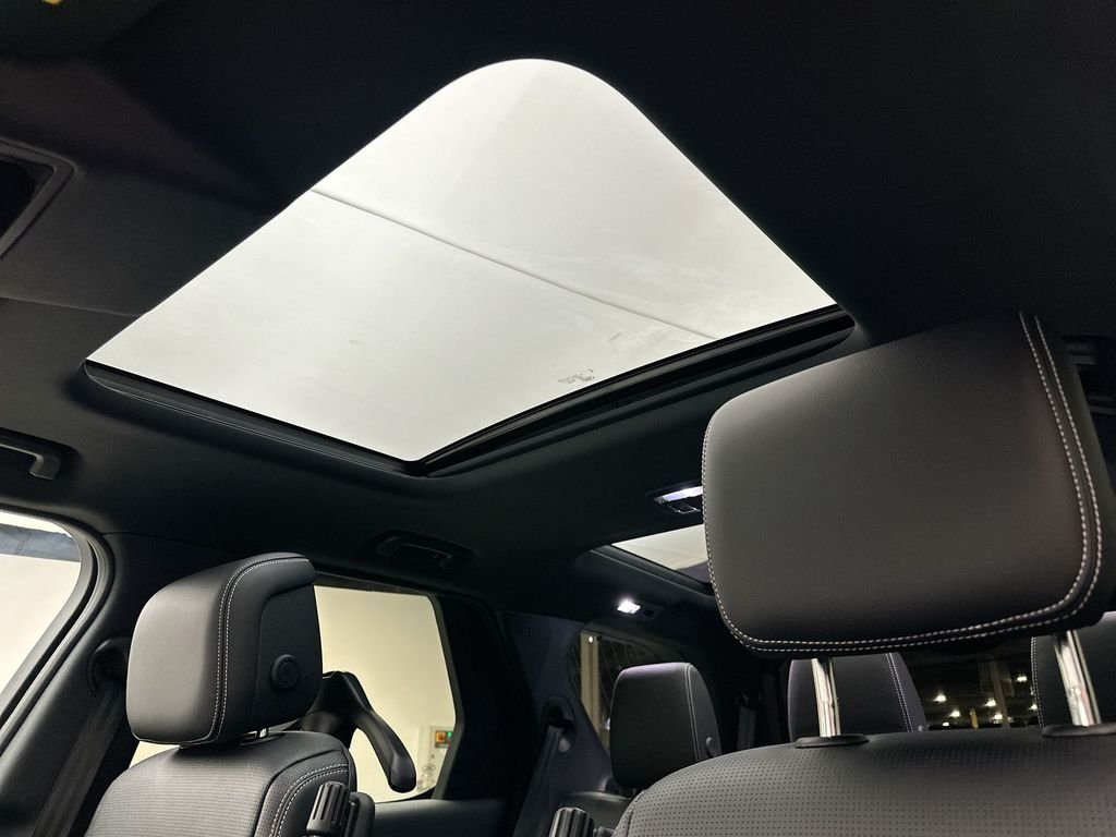 New 2026 Santorini Black Land Rover S image 11