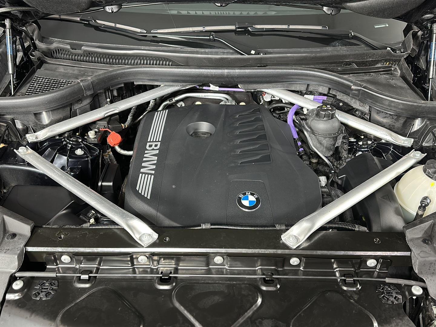 Certified Used 2024 Carbon Black Metallic BMW xDrive40i image 6