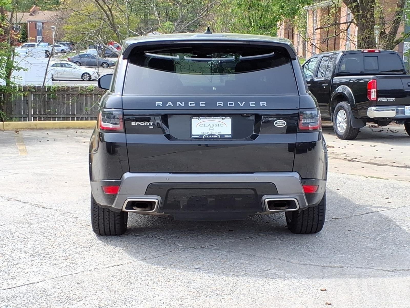 Used 2022 Santorini Black Metallic Land Rover HSE Silver Edition image 8
