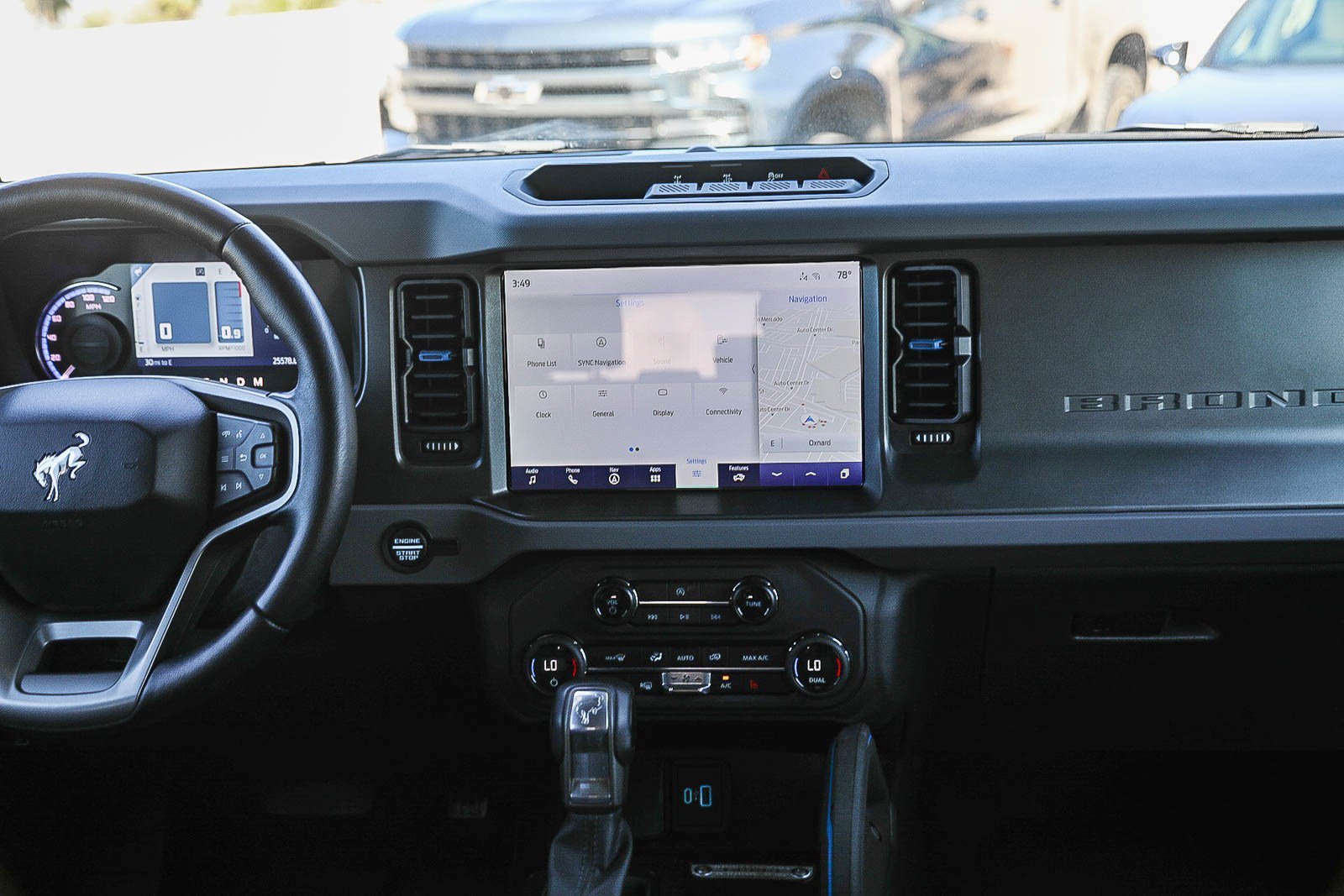 Used 2024 Oxford White Ford Black Diamond image 12