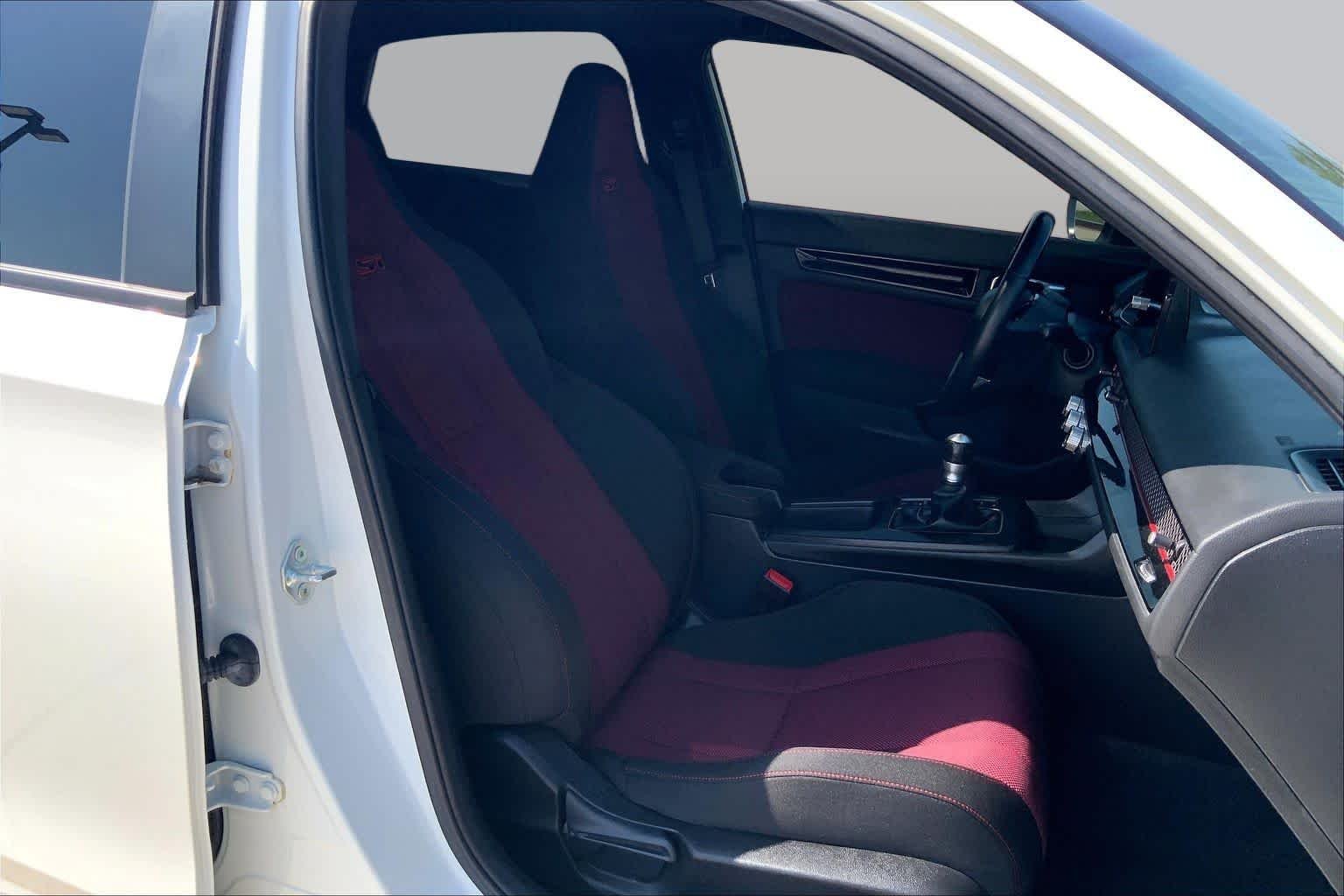 Used 2024 Platinum White Pearl Honda  image 17