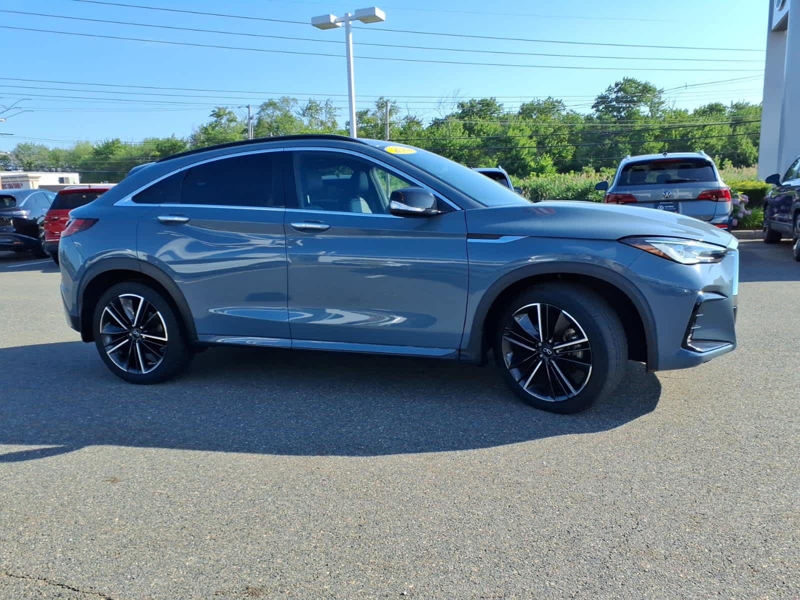 Used 2023 Slate Gray INFINITI LUXE image 4