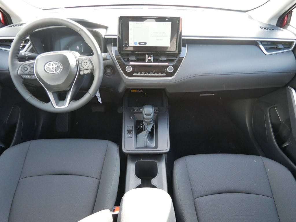 2026 Toyota Corolla Cross LE - Photo 7