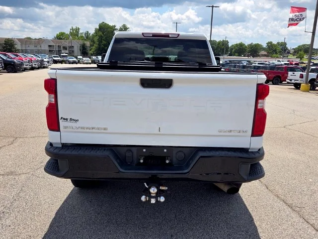 Used 2021 White Chevrolet Custom image 9