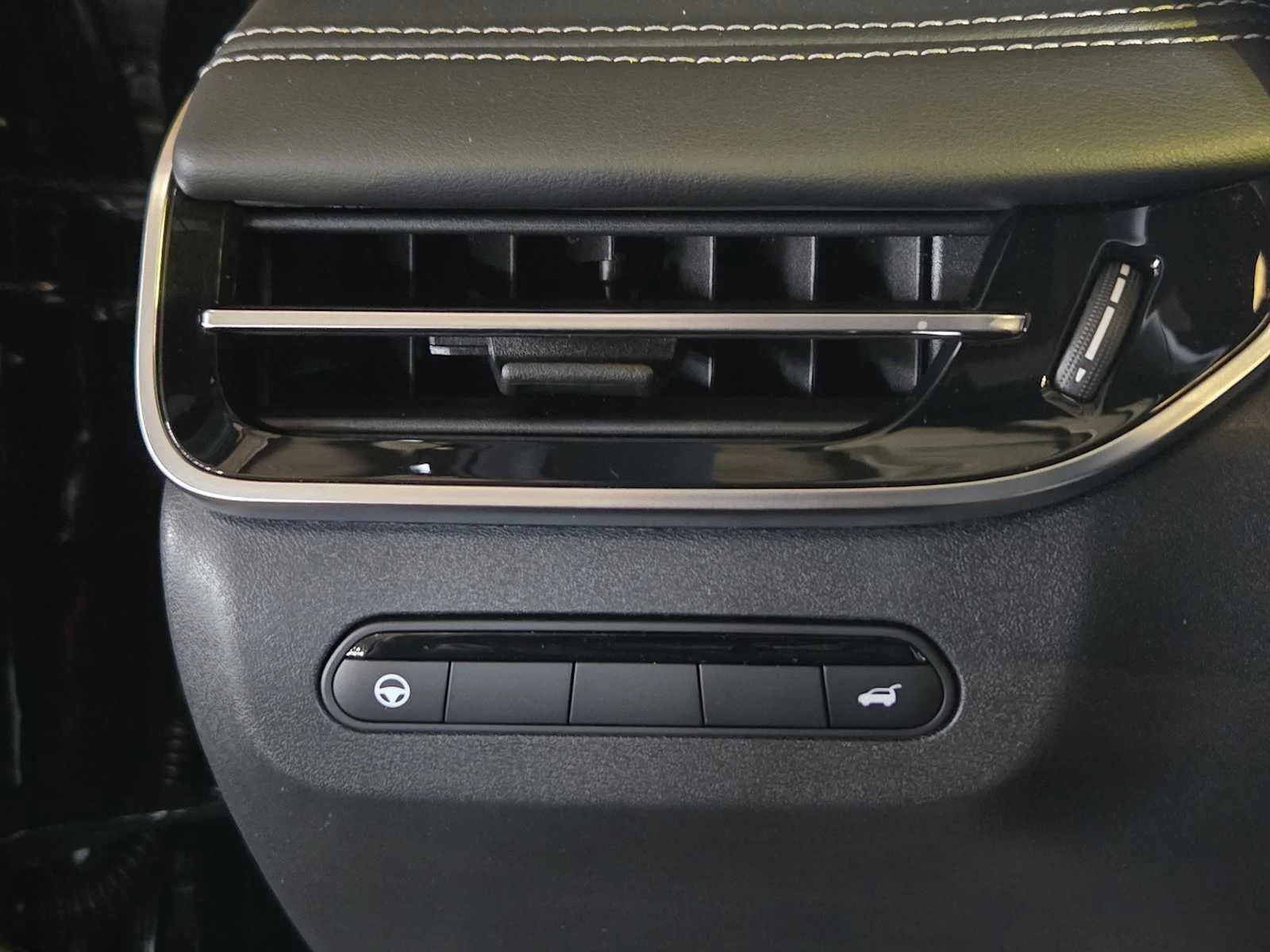 New 2027 BLACK OBSIDIAN INFINITI Luxe AWD image 15