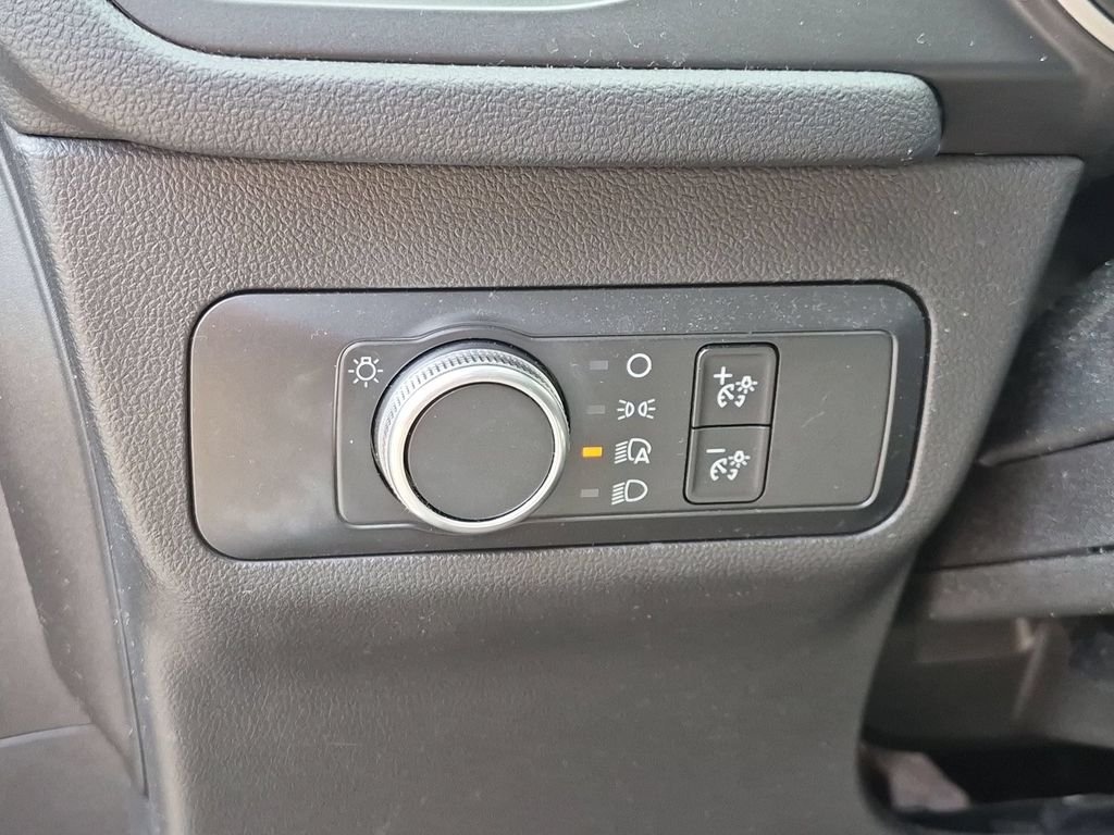 Used 2020 Green Ford SE image 13