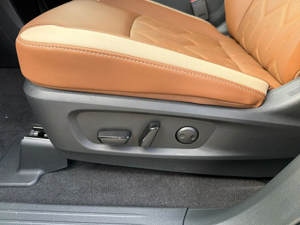 New 2026 Gray Nissan Platinum image 16