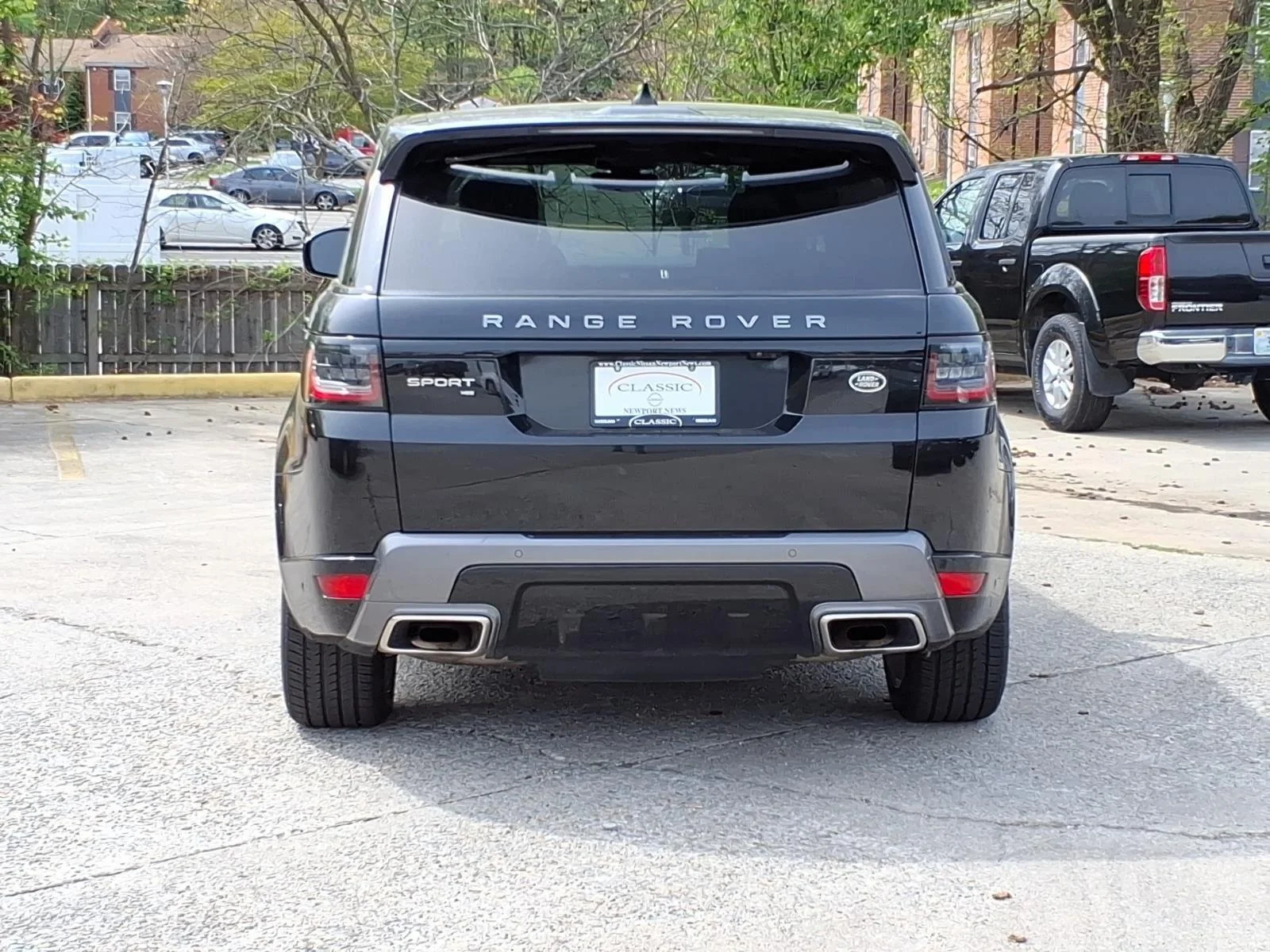 Used 2022 Santorini Black Metallic Land Rover HSE Silver Edition image 8