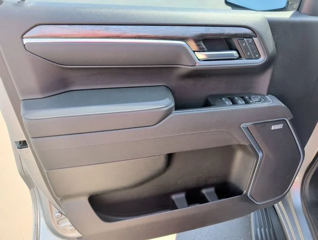 Used 2025 Sterling Gray Metallic Chevrolet LTZ image 12