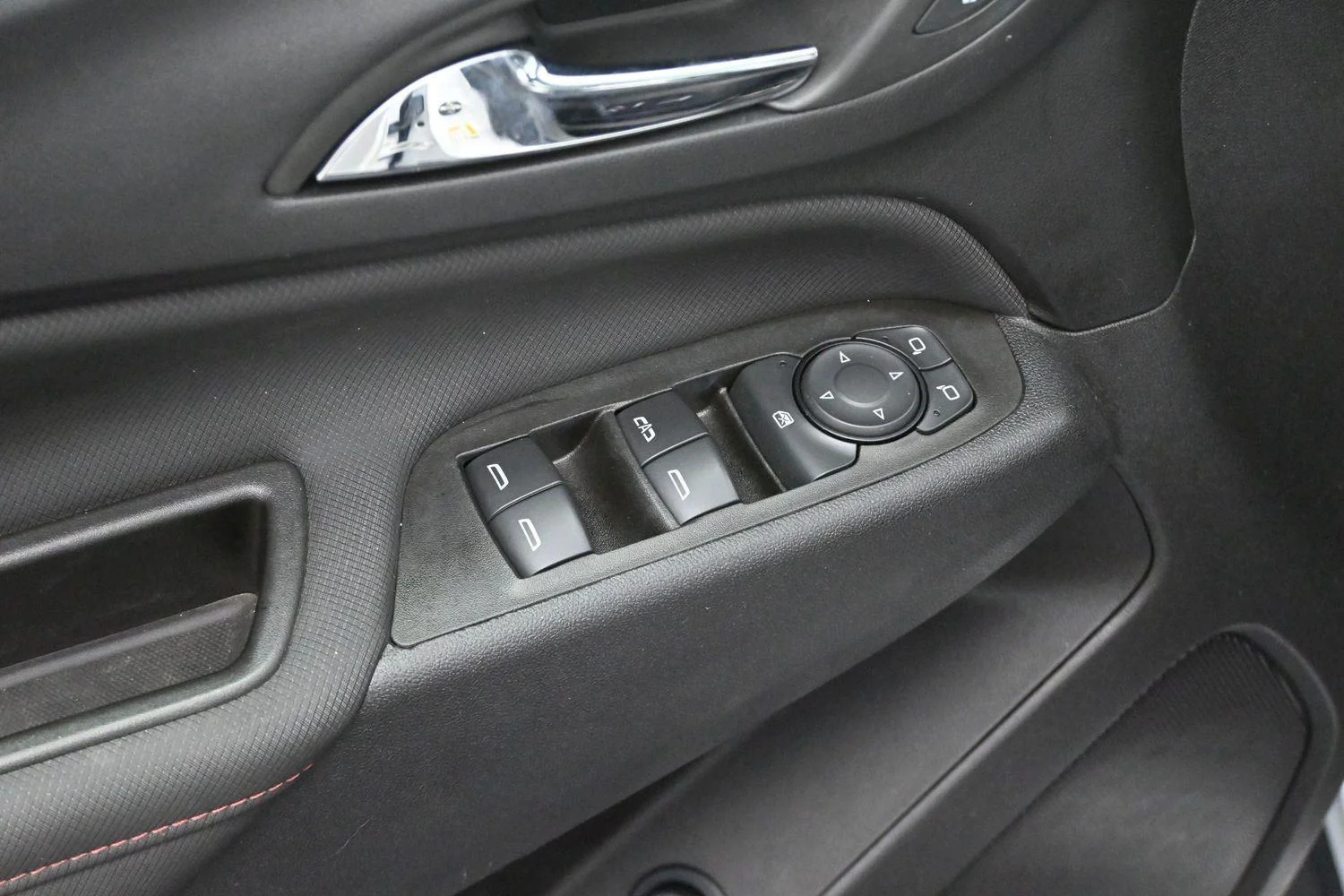Used 2024 Summit White Chevrolet RS image 11