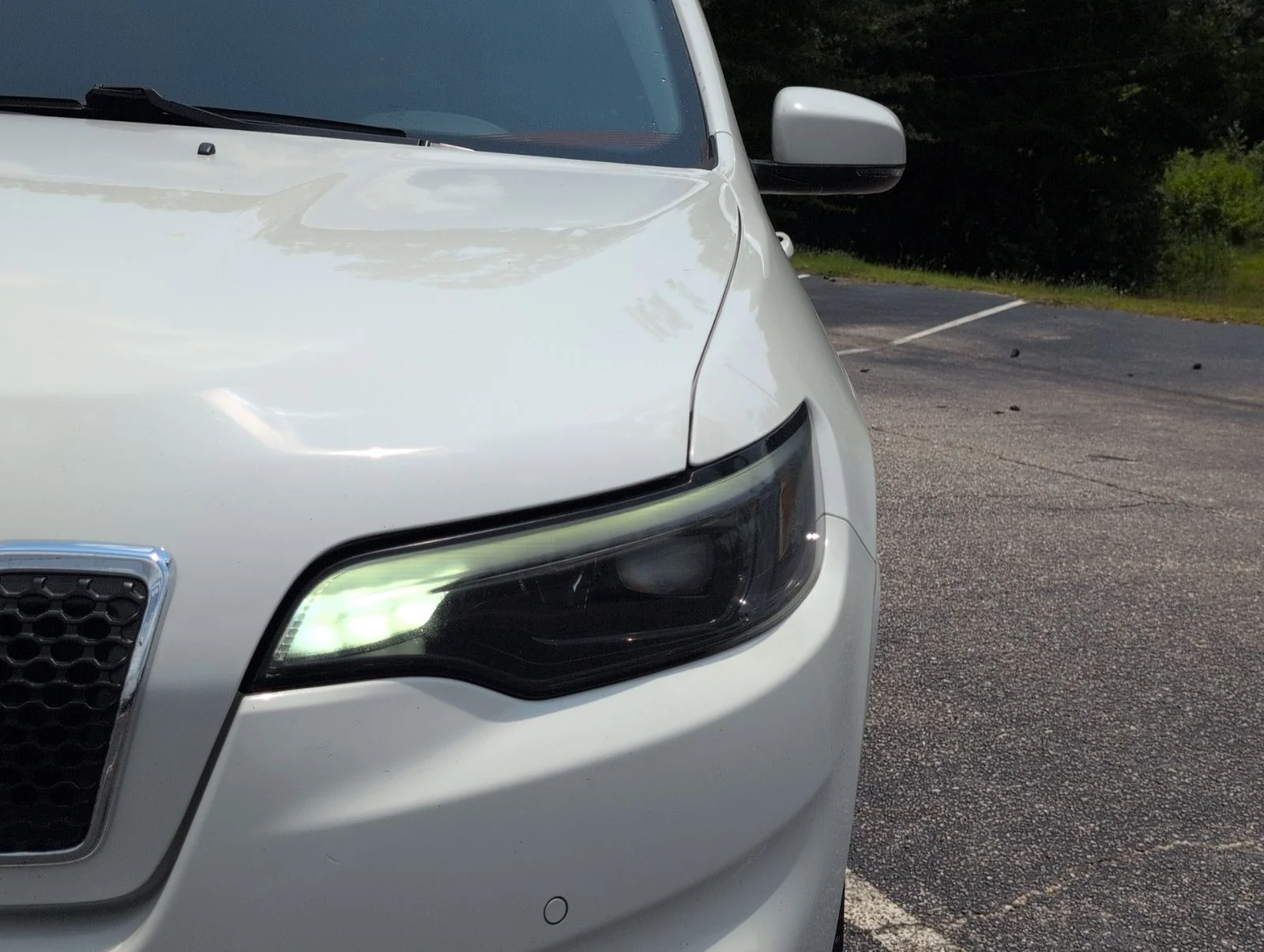 Used 2019 White Jeep Overland image 12
