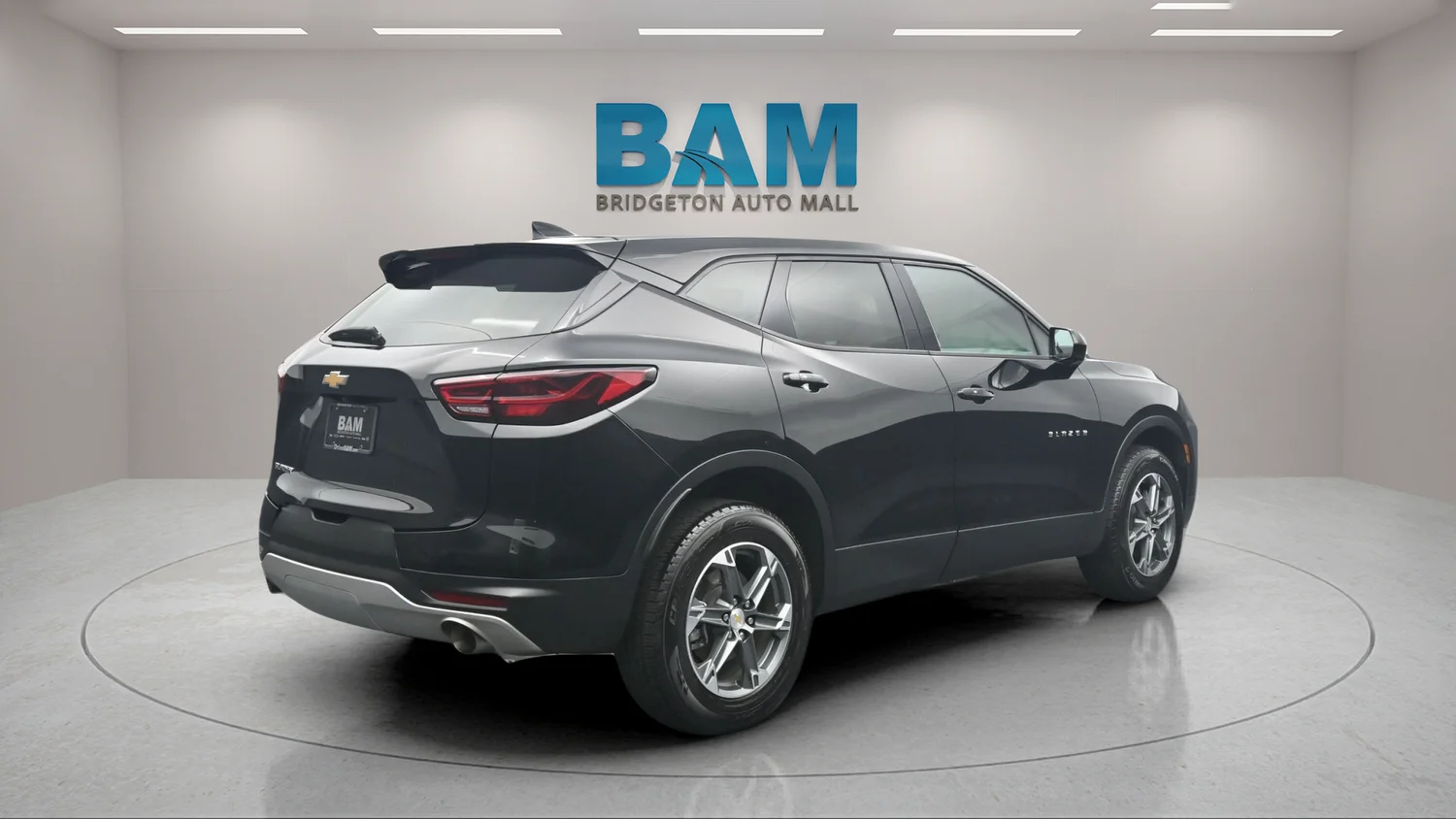 Used 2025 Black Chevrolet LT image 6
