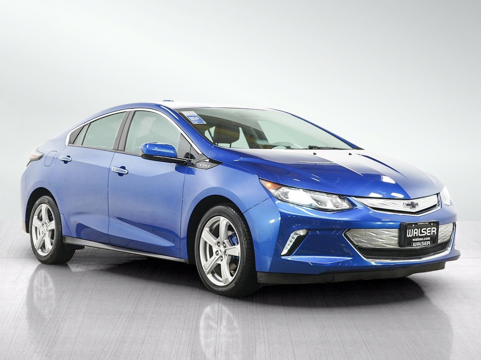 Used 2017 Kinetic Blue Metallic Chevrolet LT image 7