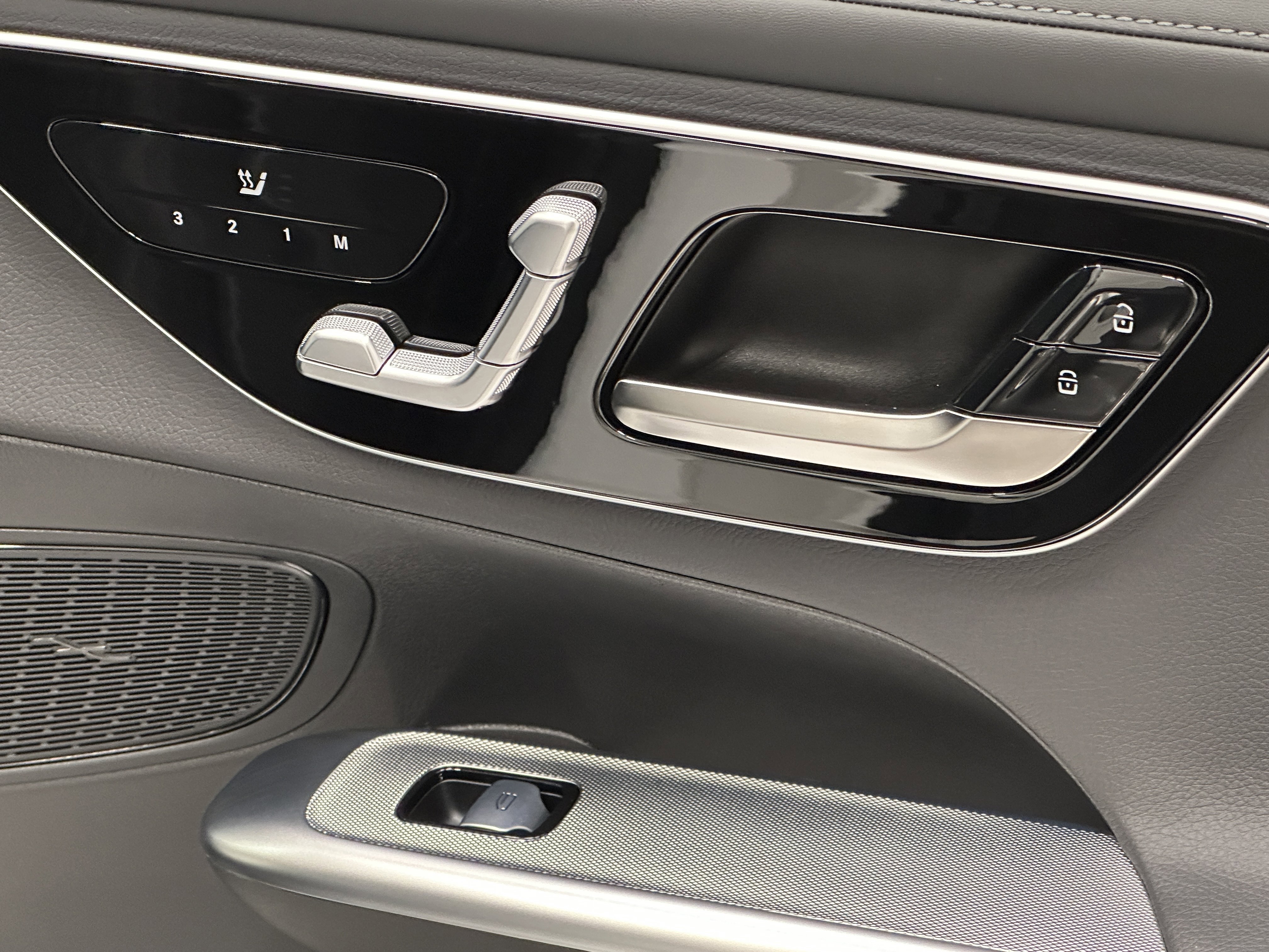 2025 Mercedes-Benz GLC Base - Photo 17