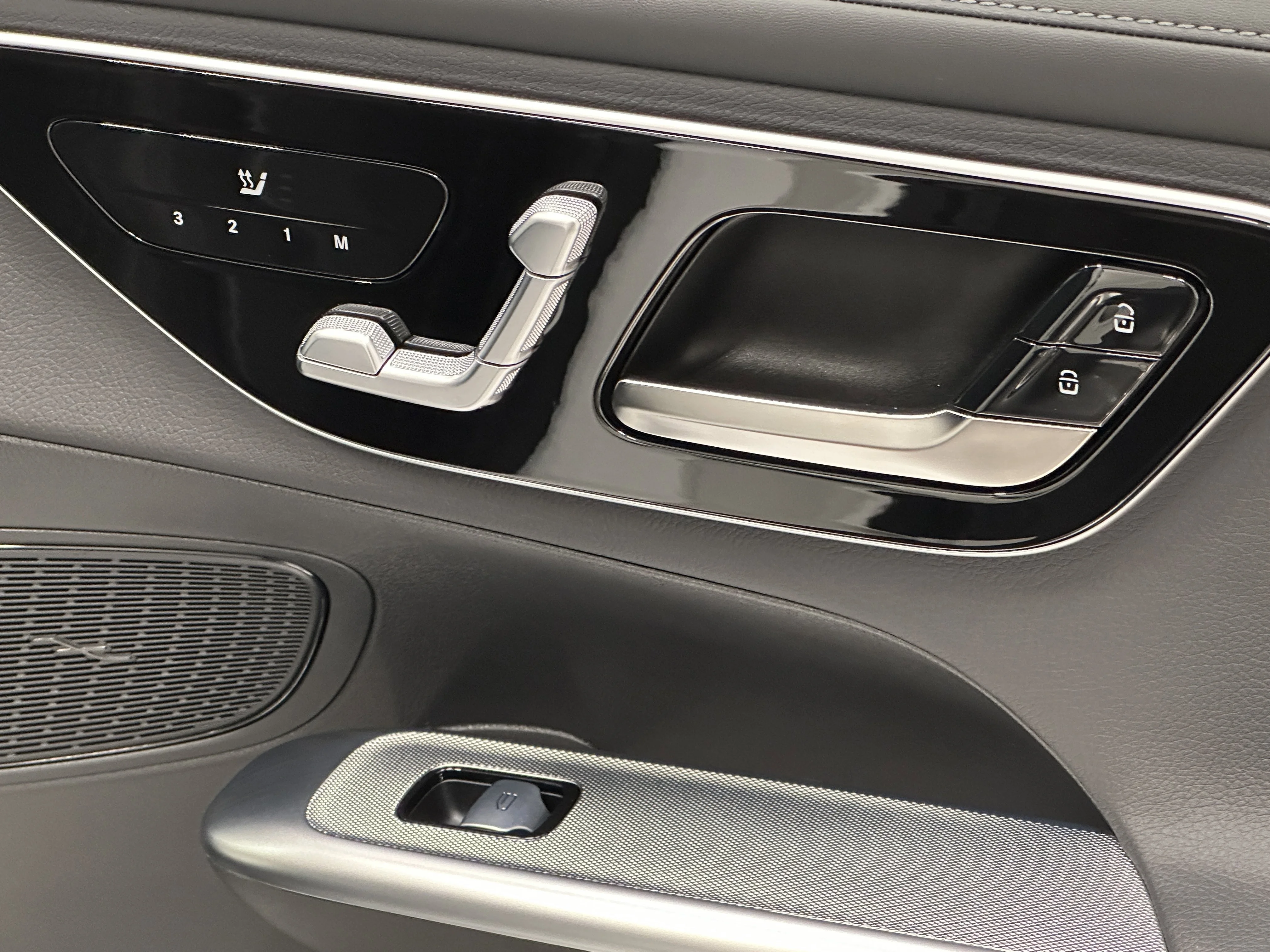 2025 Mercedes-Benz GLC Base - Photo 17